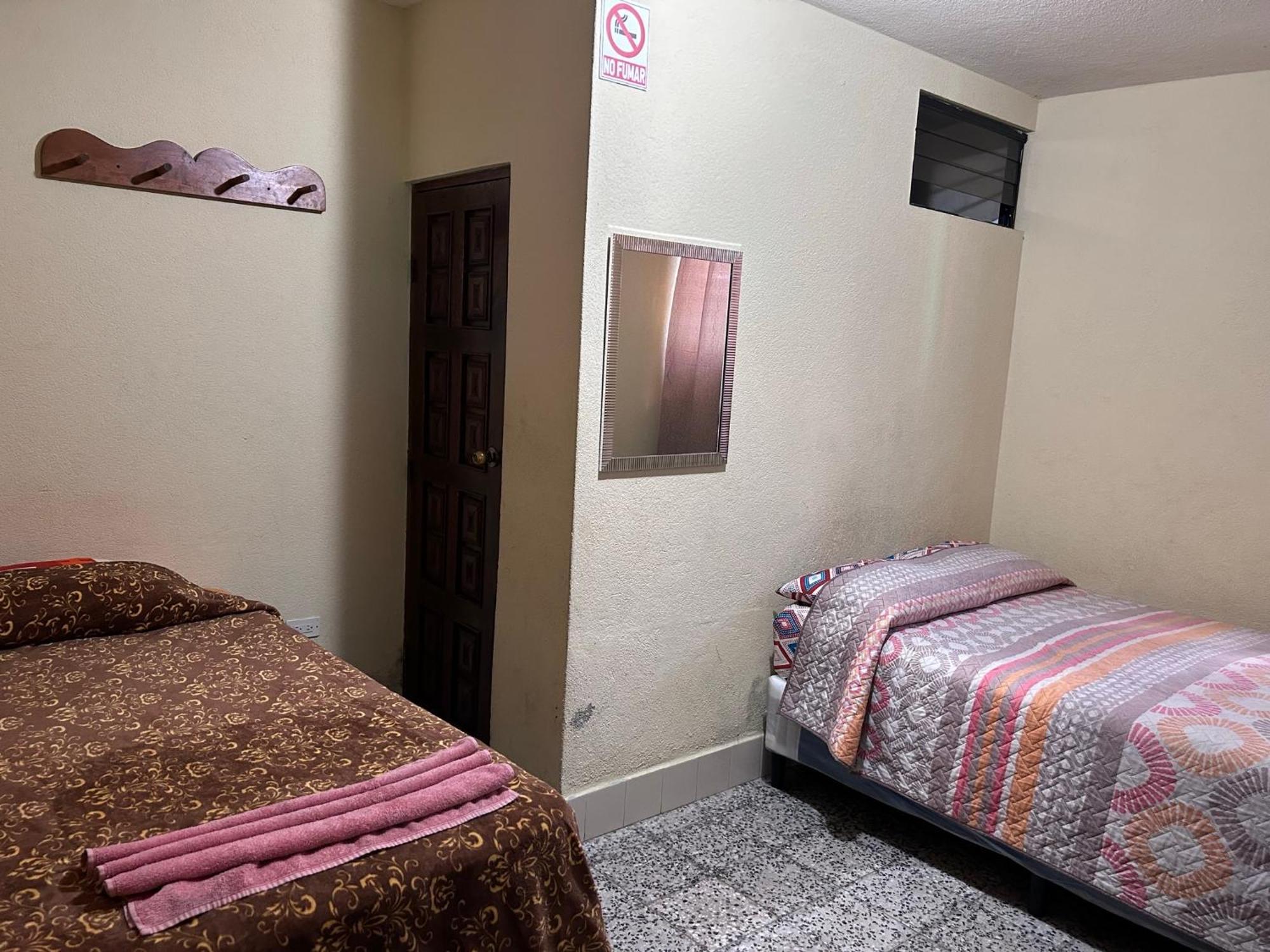 Hostal Sweet Dreams Panajachel Bagian luar foto