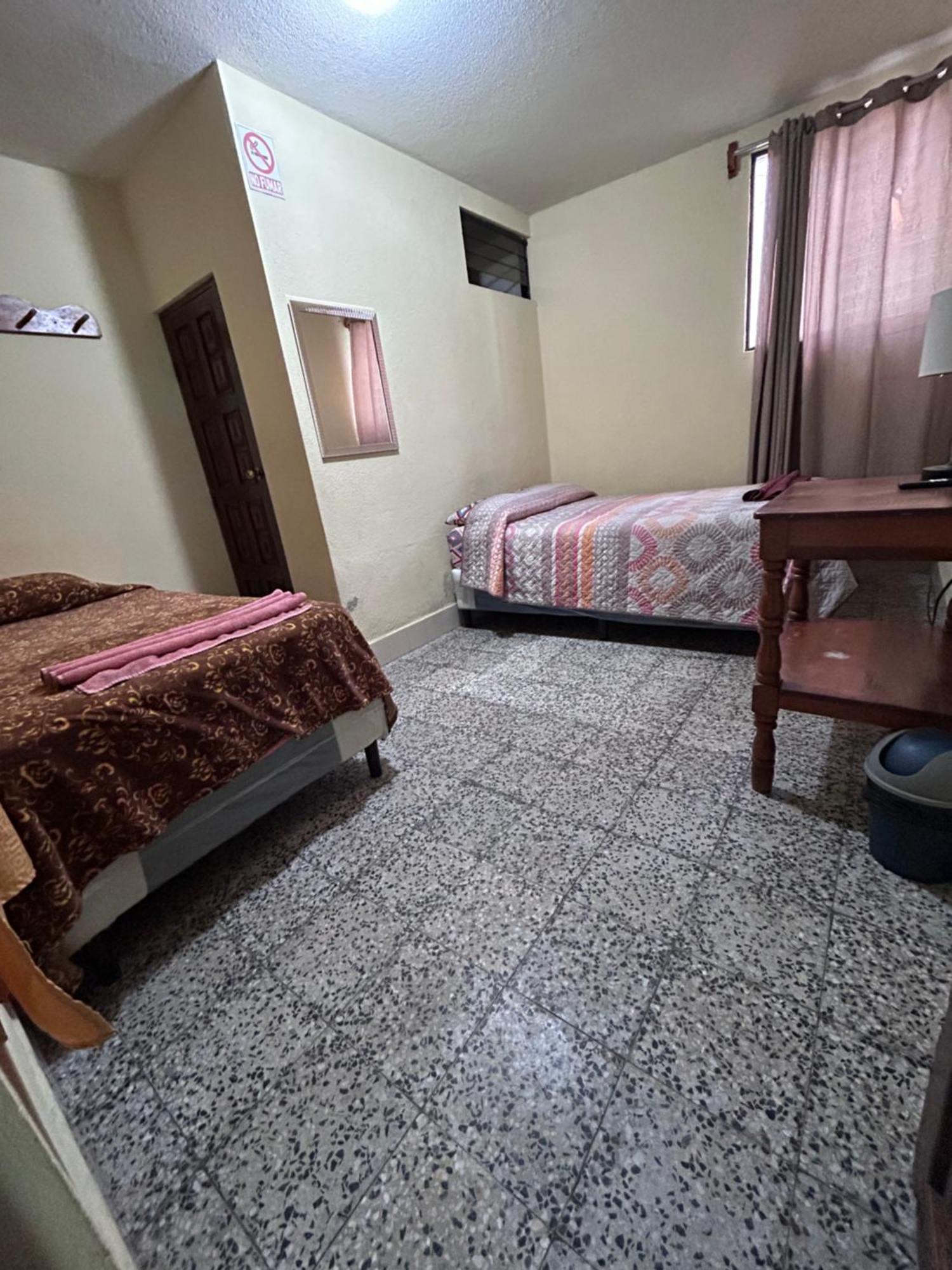 Hostal Sweet Dreams Panajachel Bagian luar foto