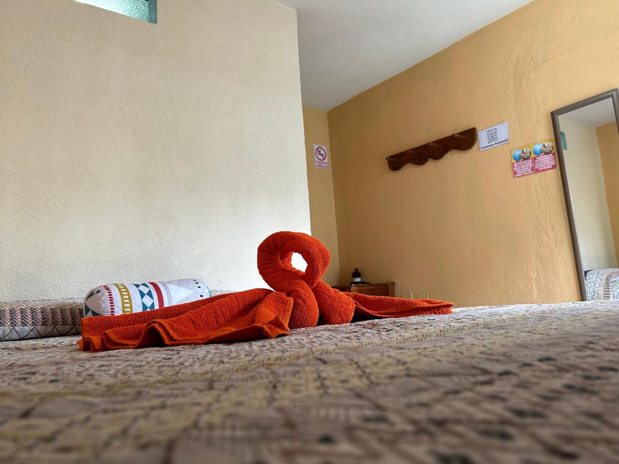 Hostal Sweet Dreams Panajachel Bagian luar foto