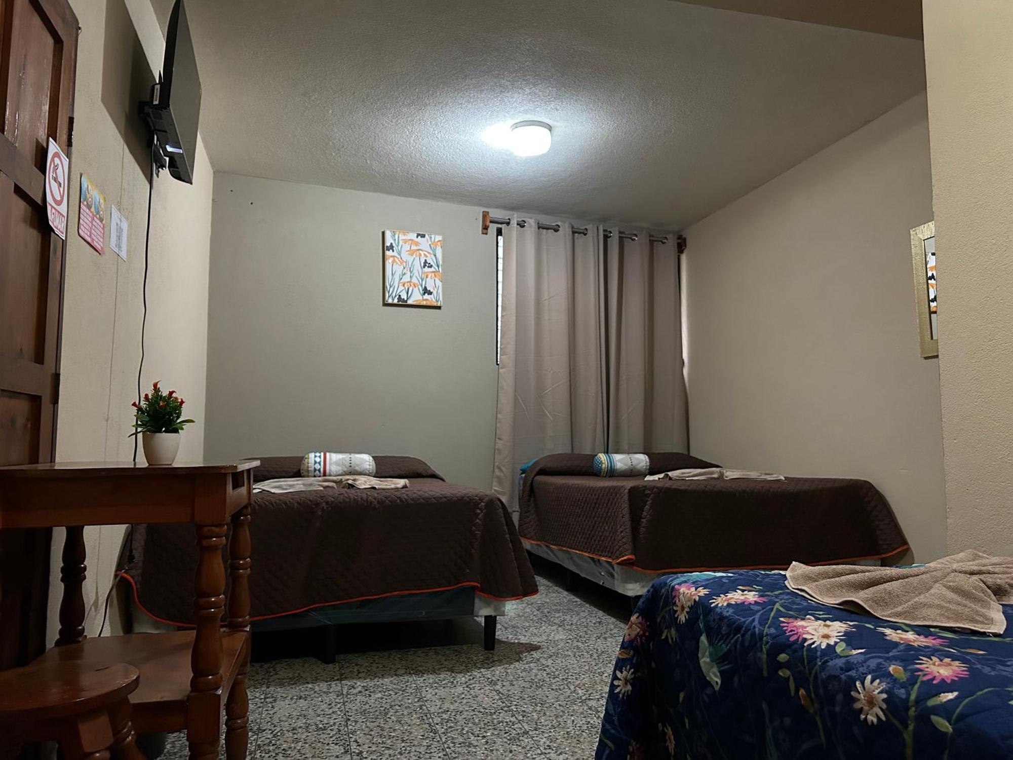 Hostal Sweet Dreams Panajachel Bagian luar foto
