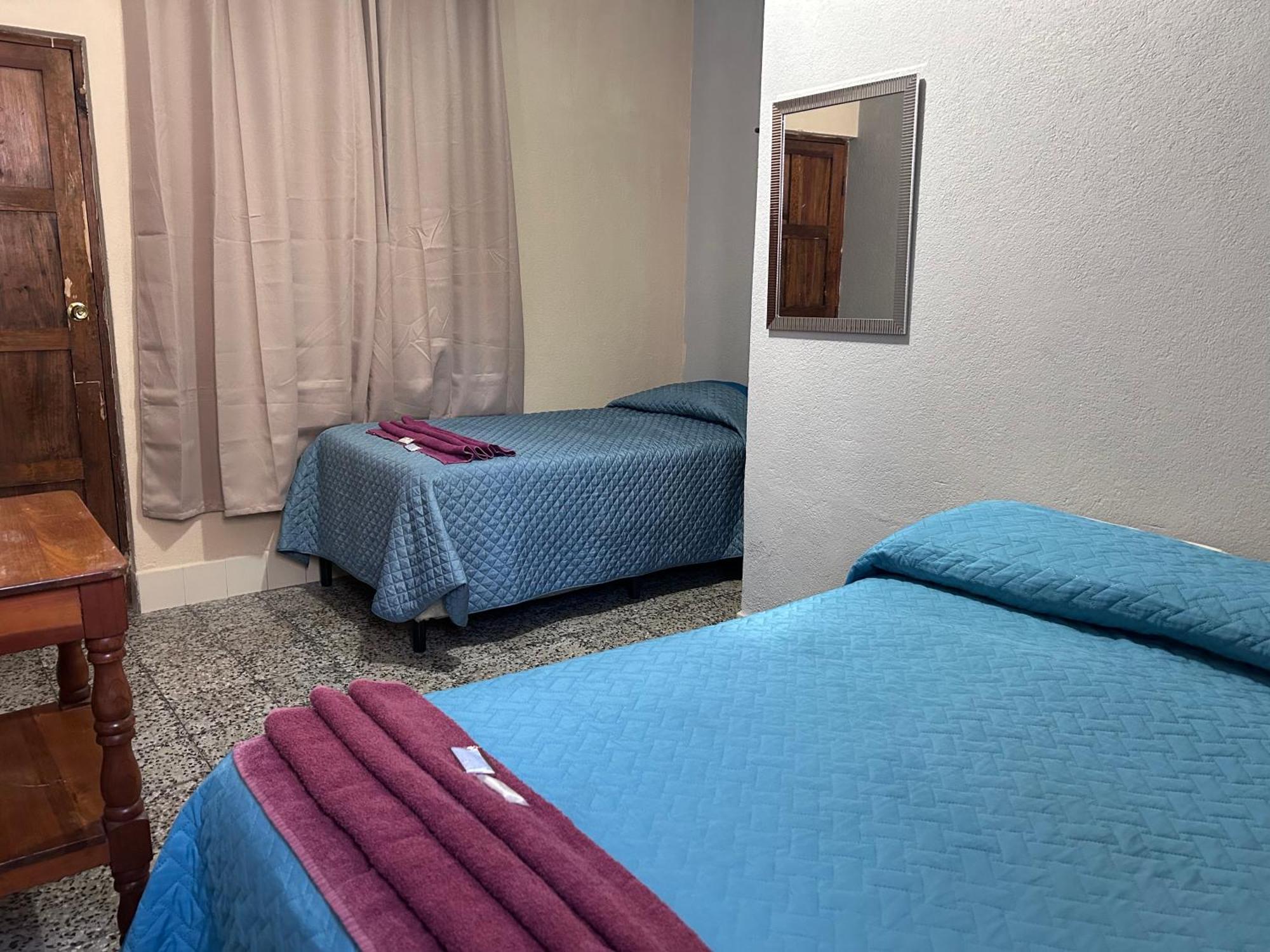 Hostal Sweet Dreams Panajachel Bagian luar foto